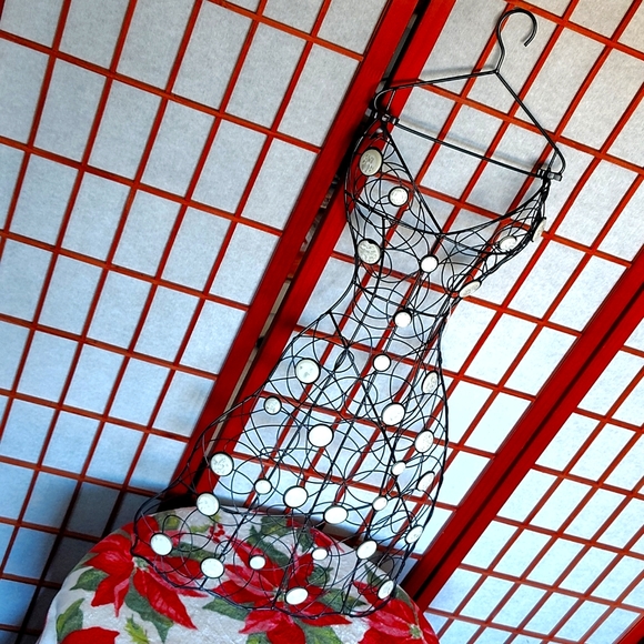 Stylish Black with White Marble Dress Hanger - Picture 3 of 4